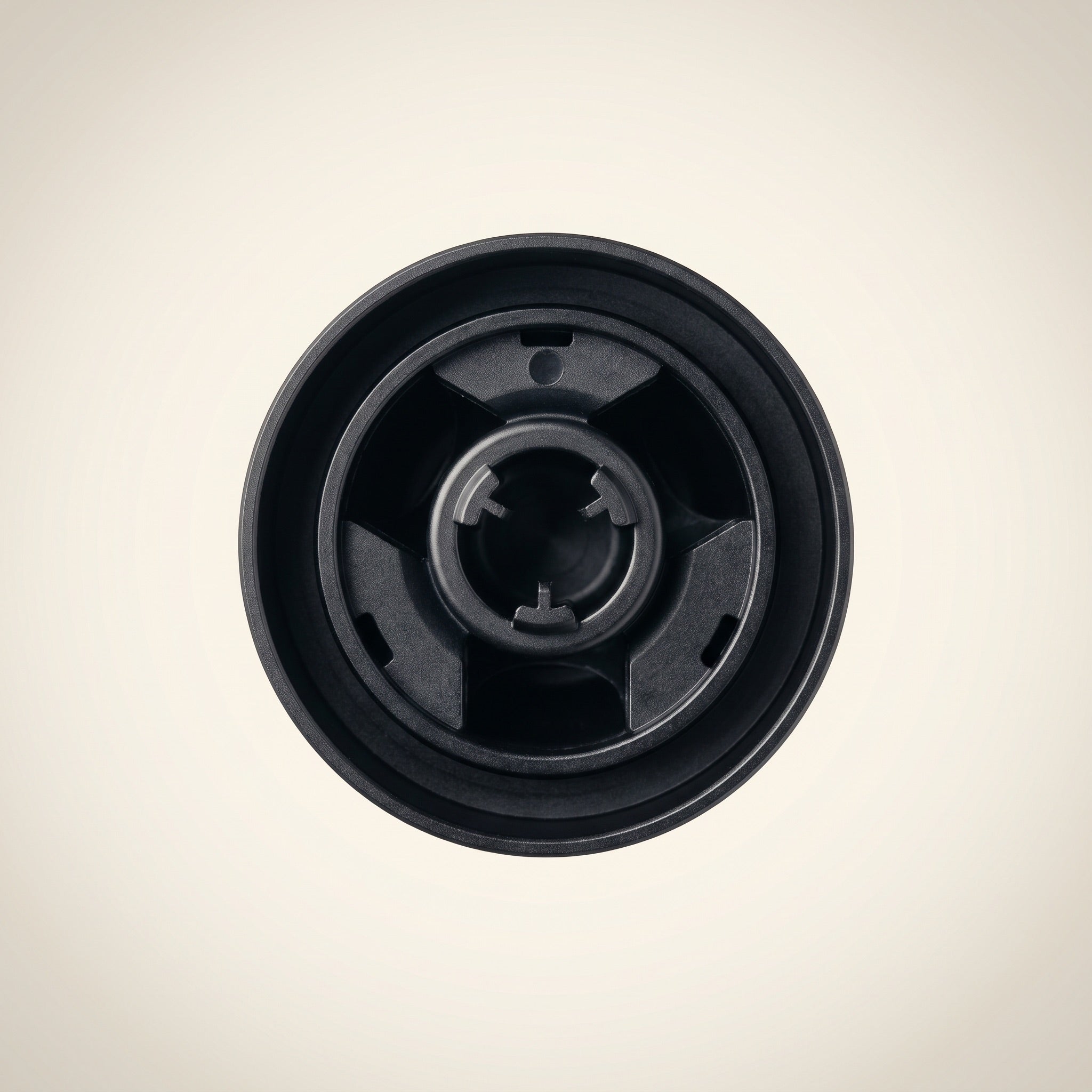 Darkside D-Catcher underside with internal cross baffles and magnetic quick-release coupling, The Premium Way