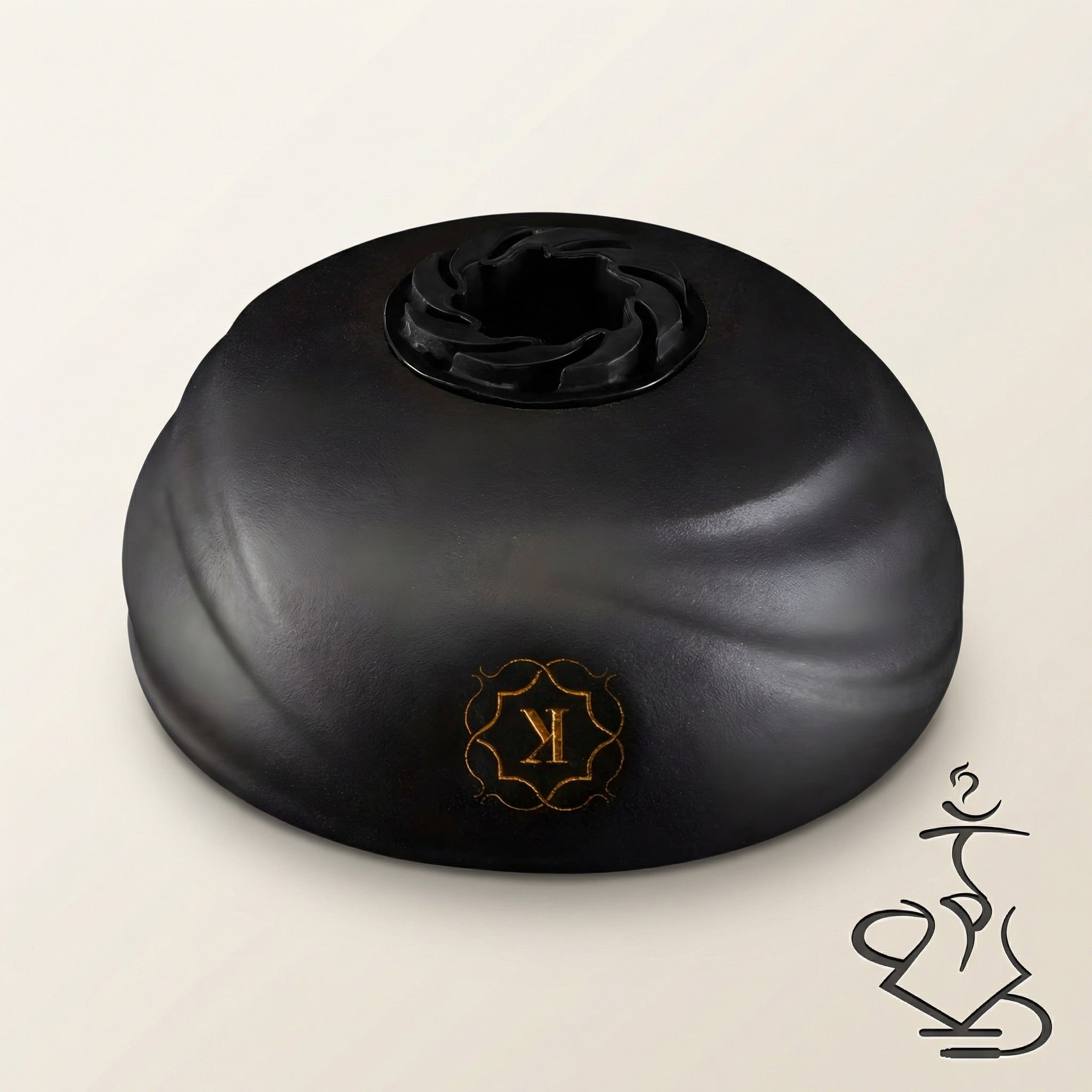 Underside of the Kaloud Samsaris Kore Qì Short black clay bowl showing the integrated silicone grommet with turbine-shaped universal fit design