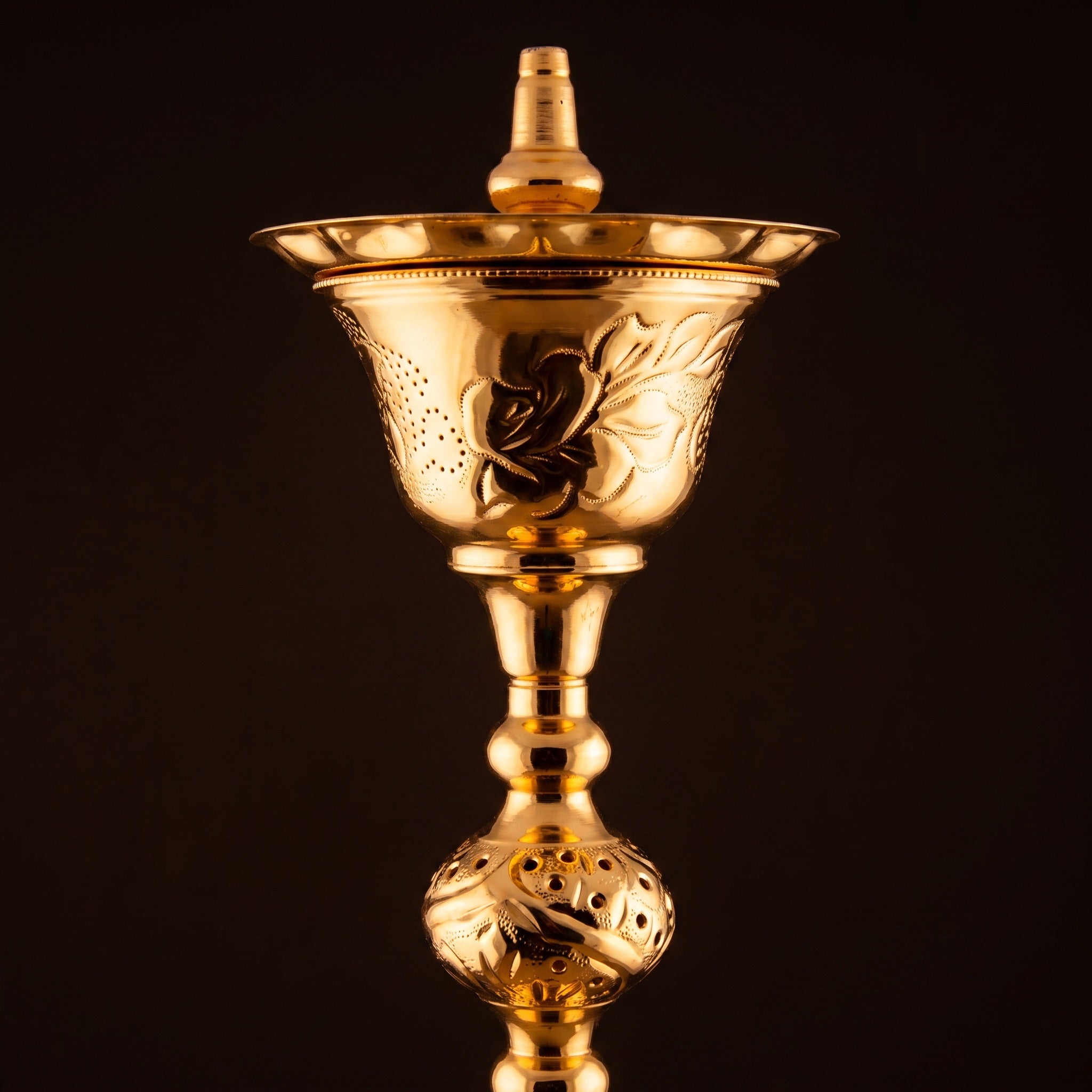 Close-up of embossed rose repoussé on gold tray of Khalil Mamoon Ice Sharqawi 2 shisha pipe